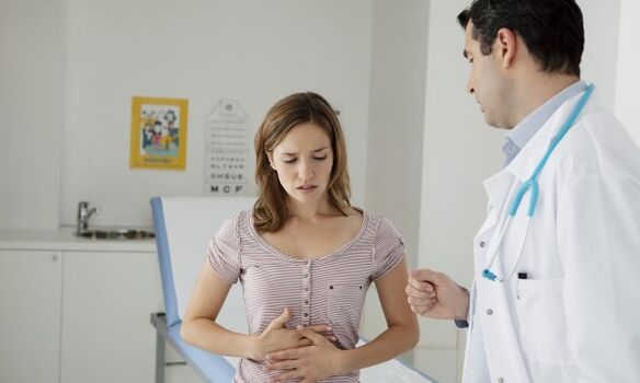 O gastroenterologista explicará detalhadamente ao paciente com pancreatite como se alimentar para não prejudicar o organismo